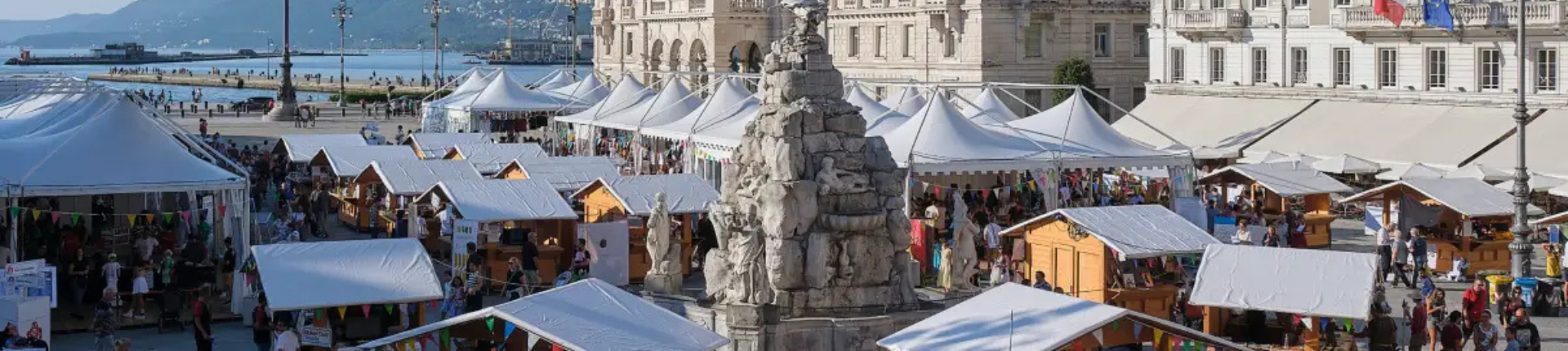 panoramica su piazza unità d'italia a Trieste
